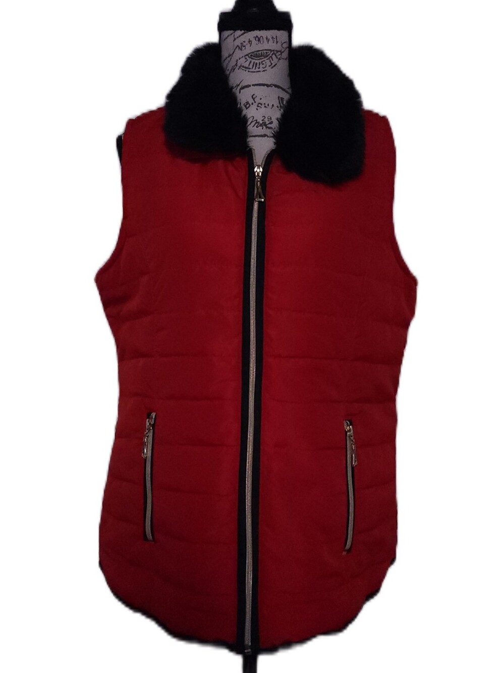 Casual Identity Quilted Red Vest with Detachable Black Faux Fur Collar NWT Large